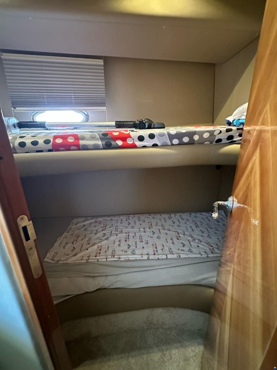 Azimut 46