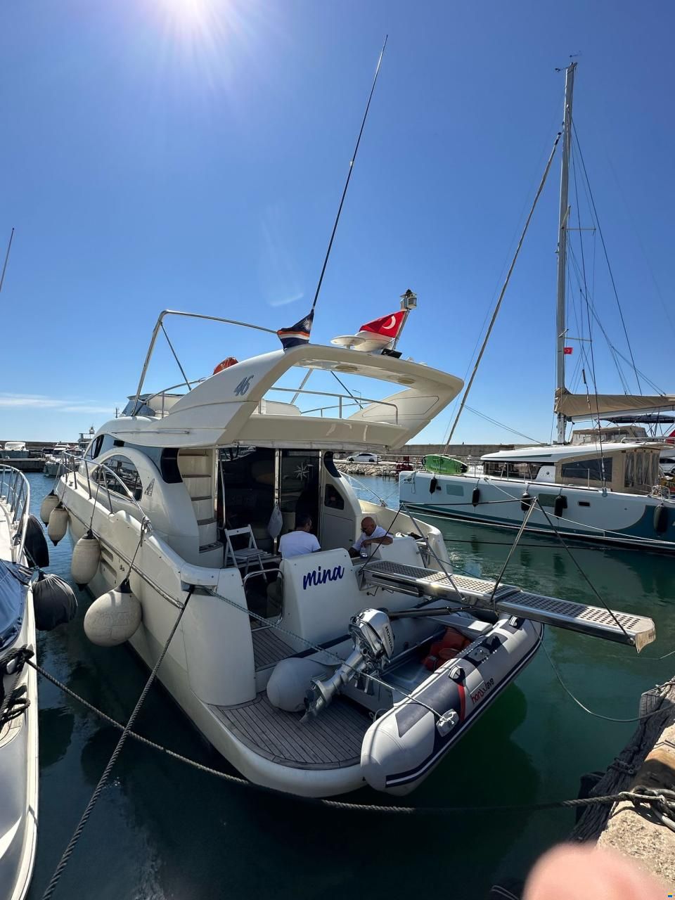 Azimut 46