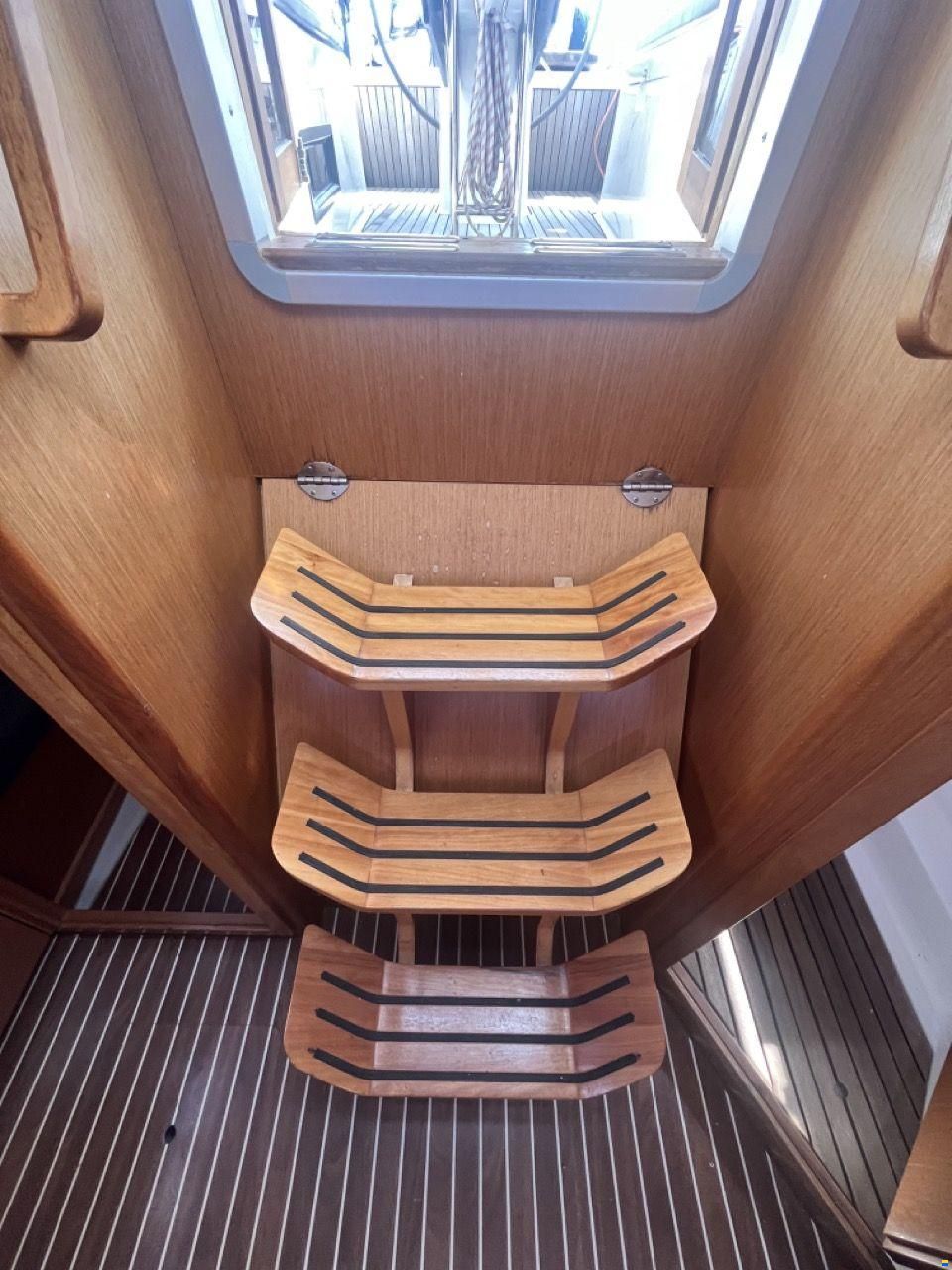 Bavaria 33 crusier