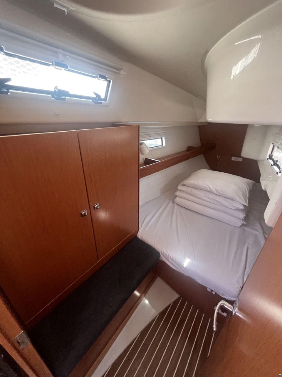 Bavaria 33 crusier