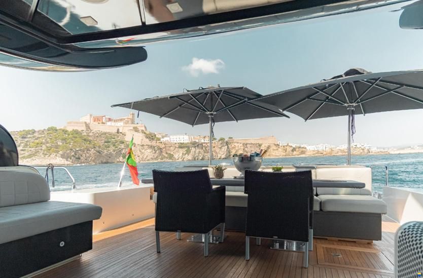 Leopard Yachts 31