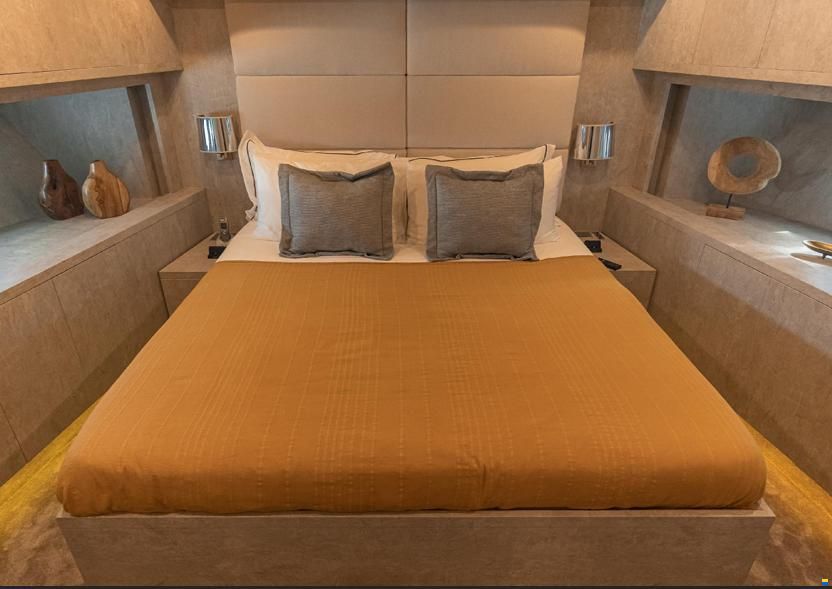 Leopard Yachts 31