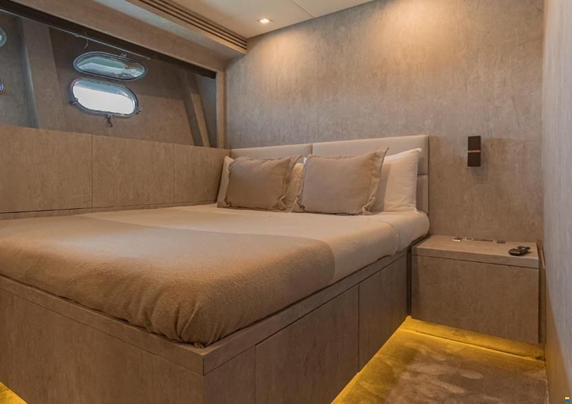 Leopard Yachts 31