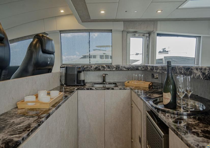 Leopard Yachts 31