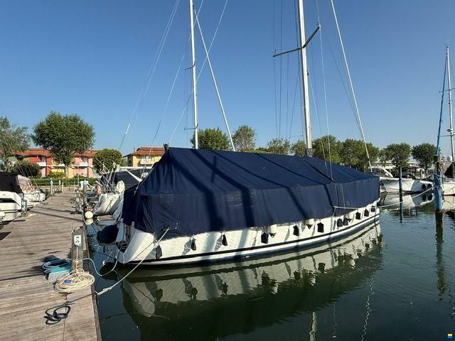 Cantiere Del Pardo GRAND SOLEIL 37 Be'C