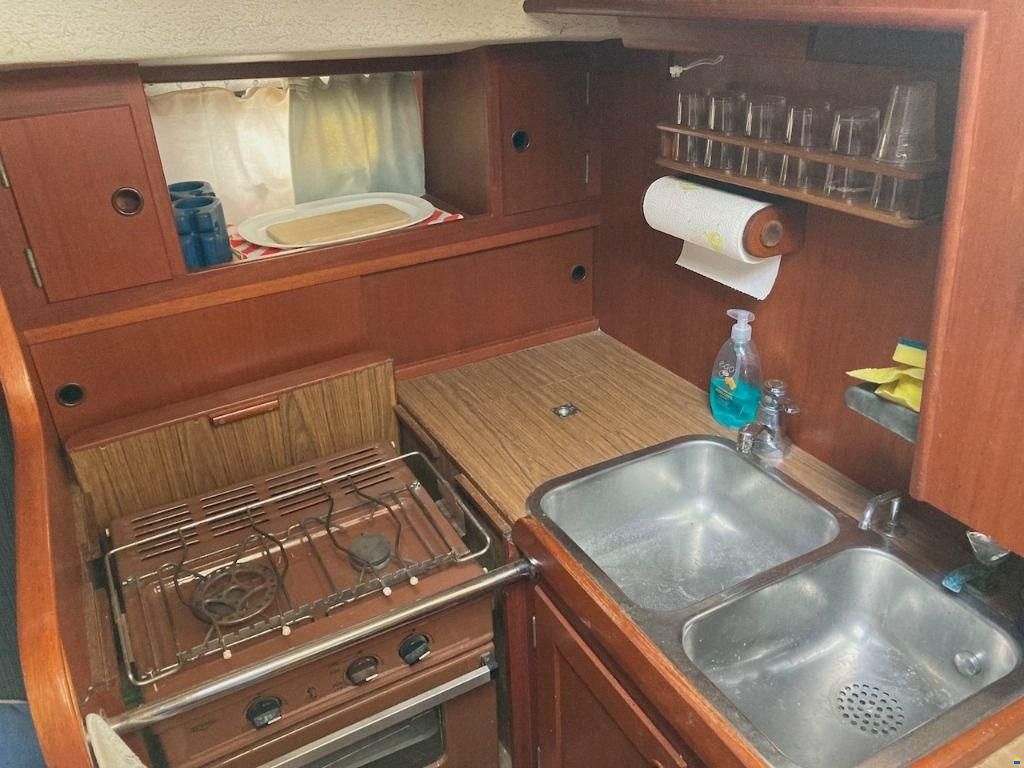 Hallberg-Rassy 352