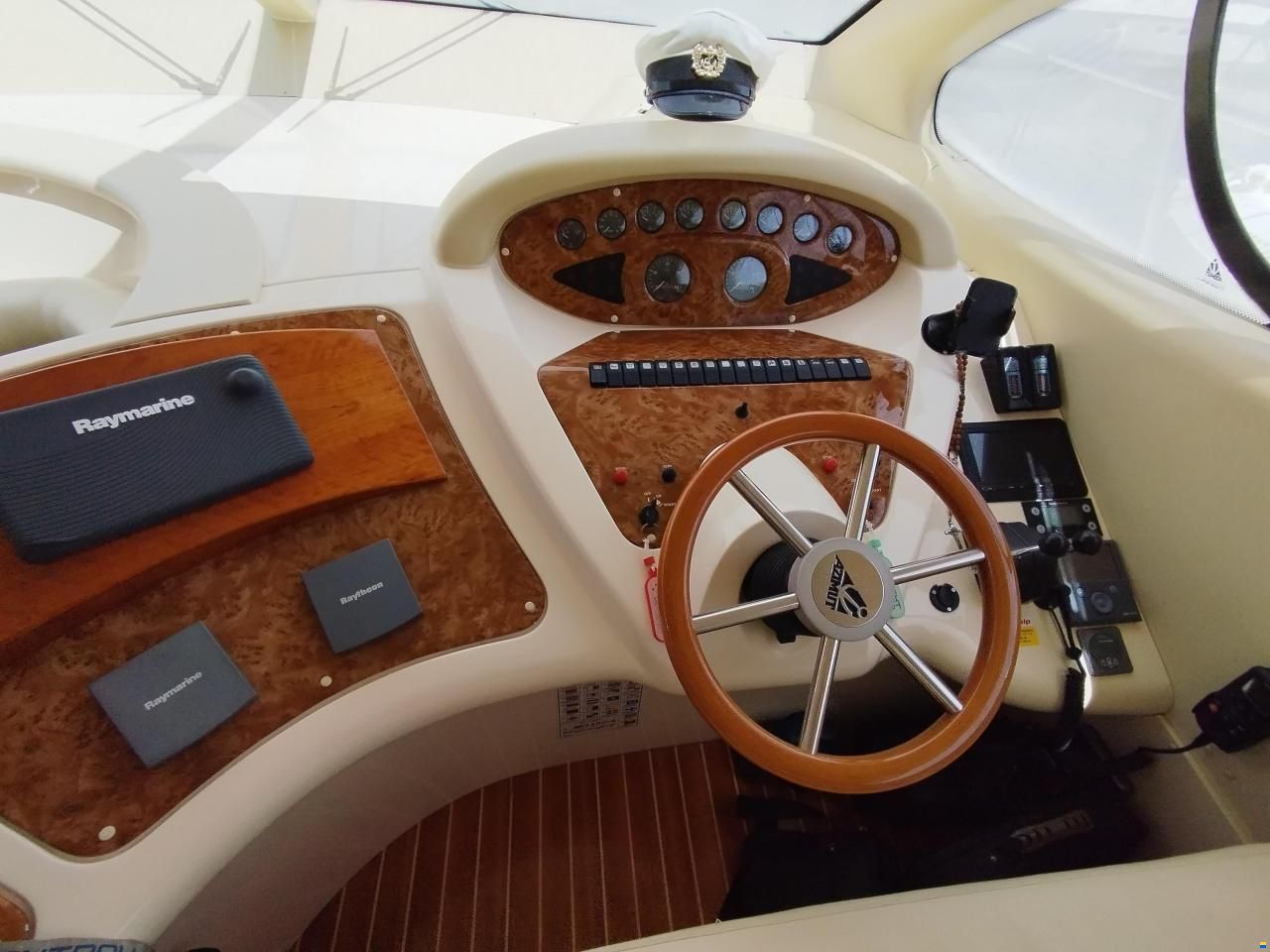 Azimut 46