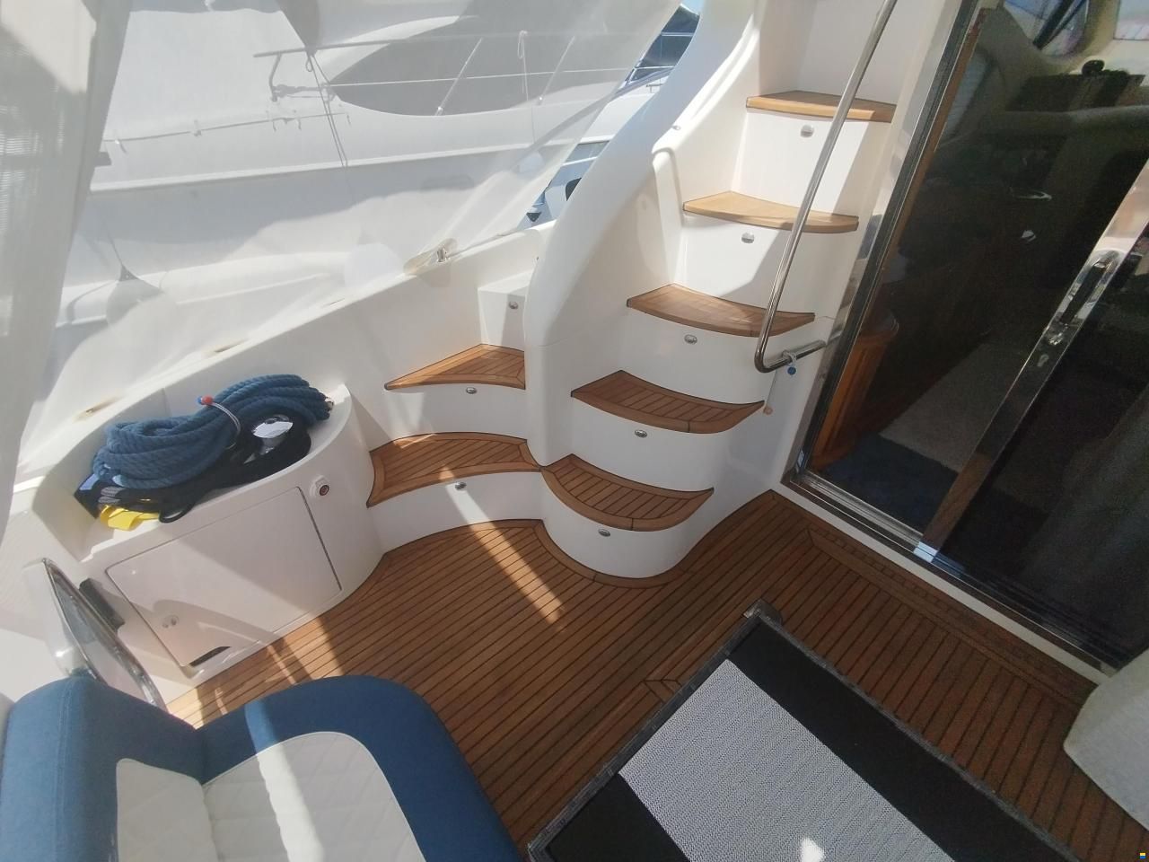 Azimut 46