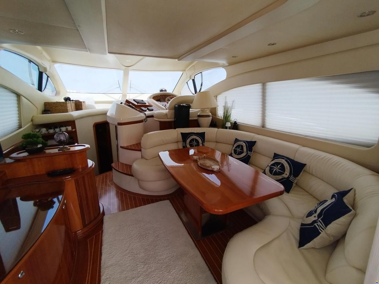 Azimut 46
