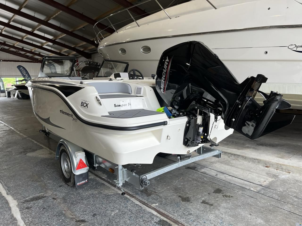 Bayliner Element M17