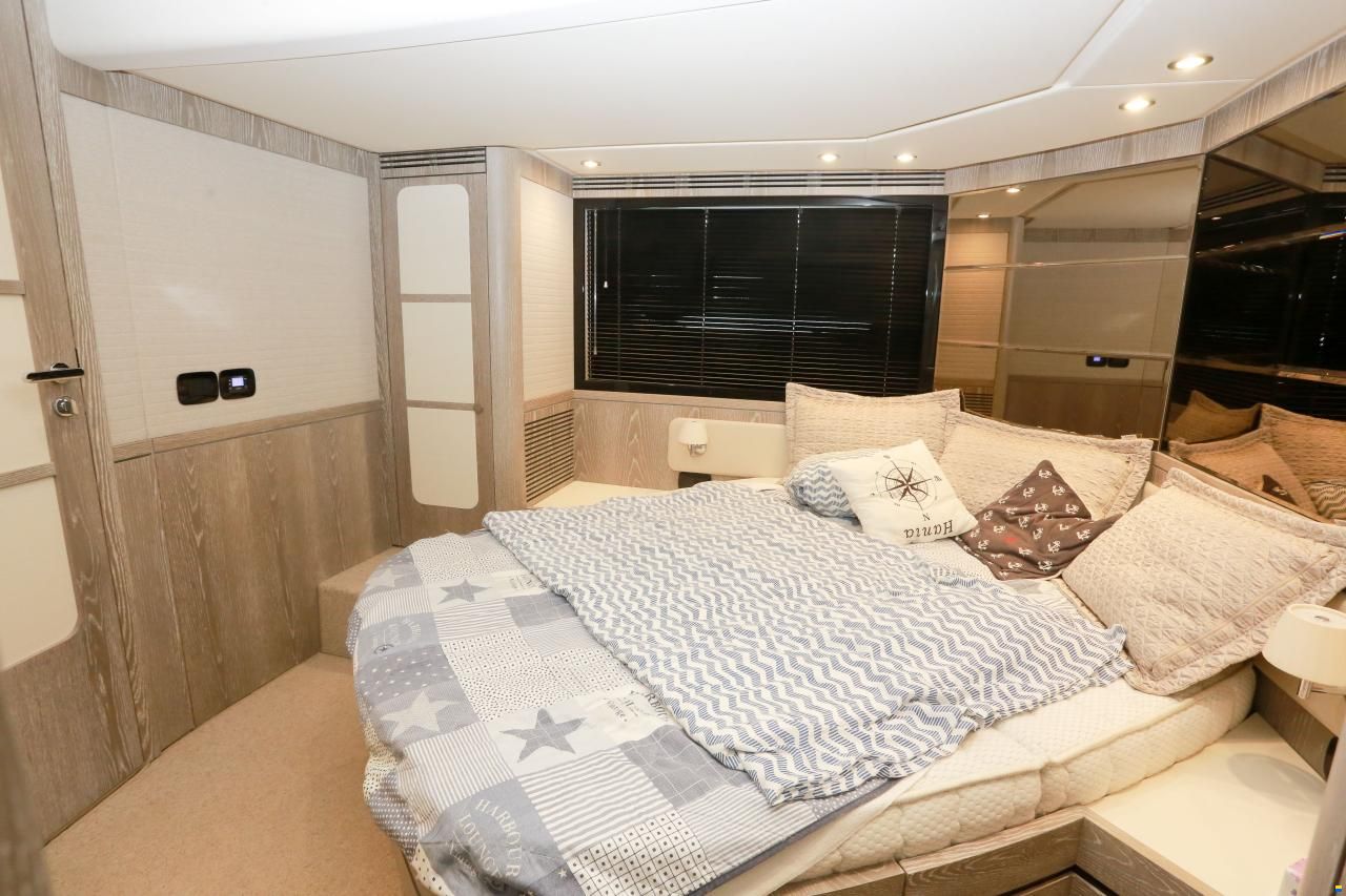 Azimut Magellano 53