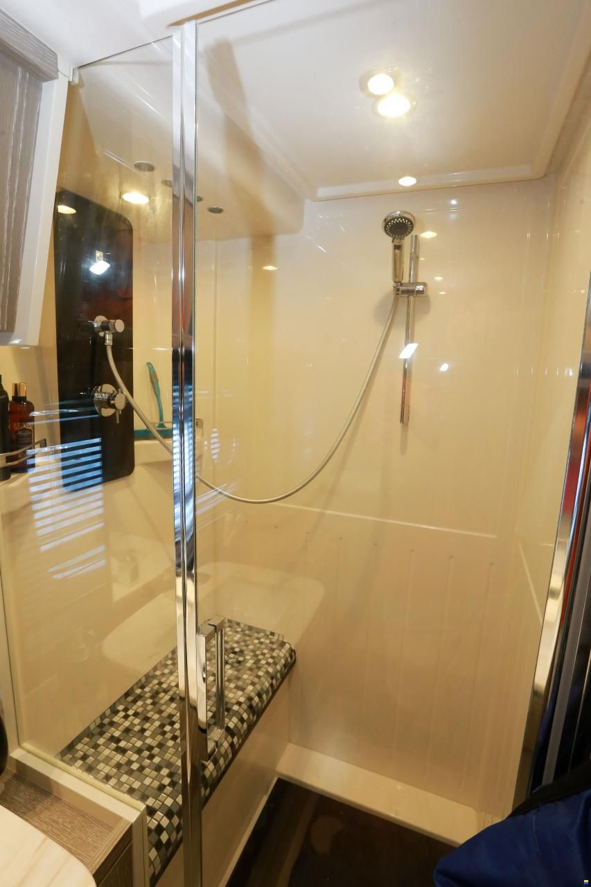 Azimut Magellano 53