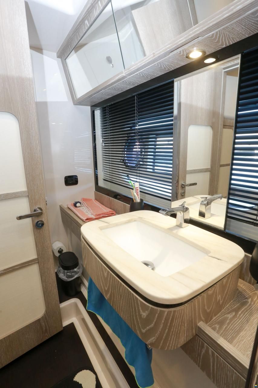 Azimut Magellano 53