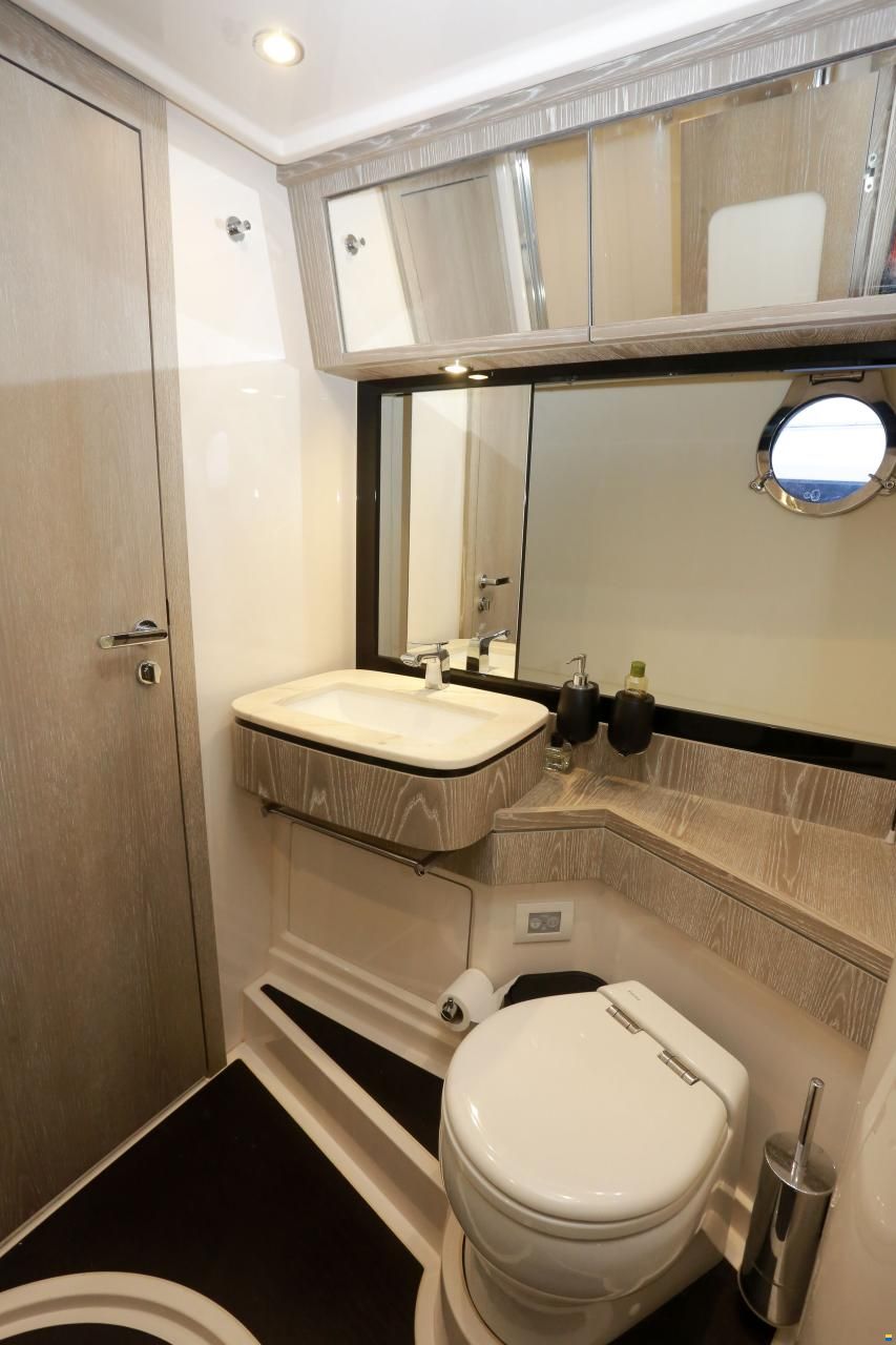 Azimut Magellano 53