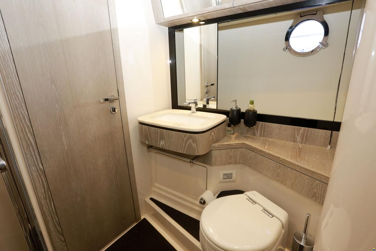 Azimut Magellano 53