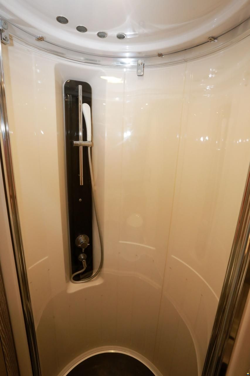Azimut Magellano 53