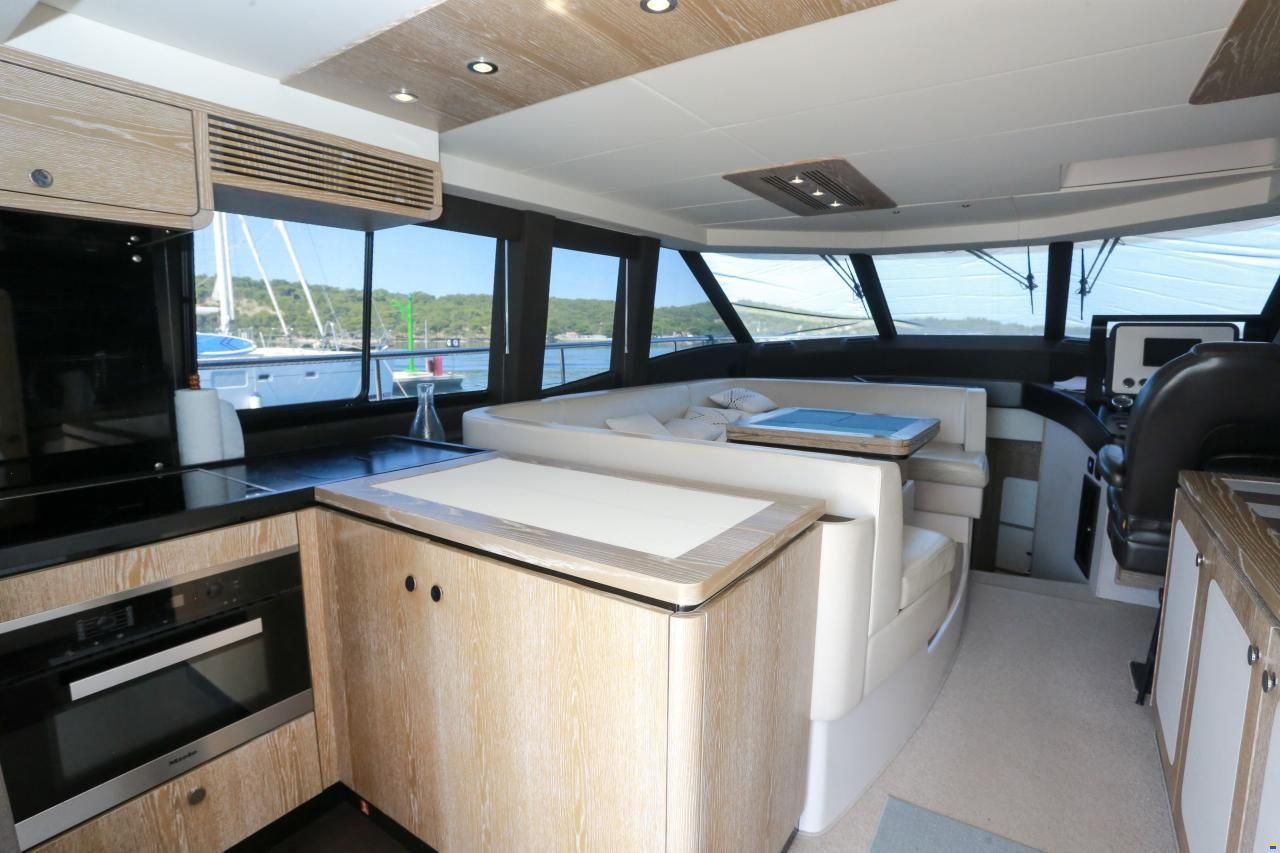 Azimut Magellano 53