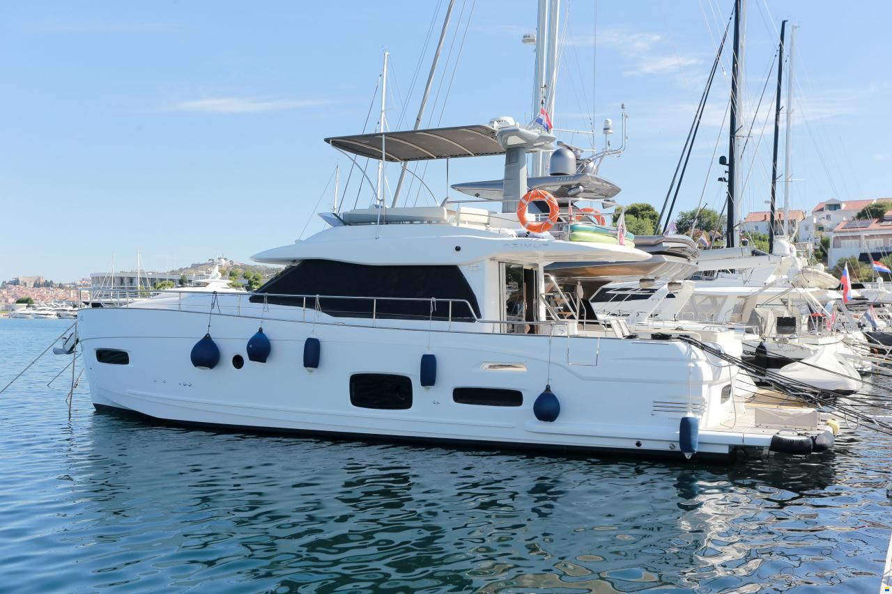 Azimut Magellano 53
