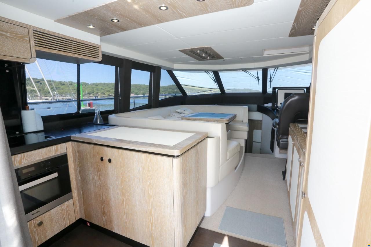Azimut Magellano 53