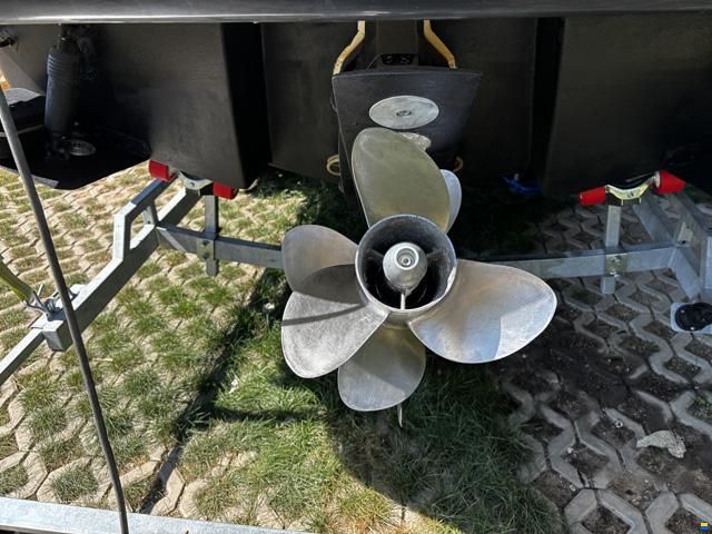 Chaparral 250 Signature