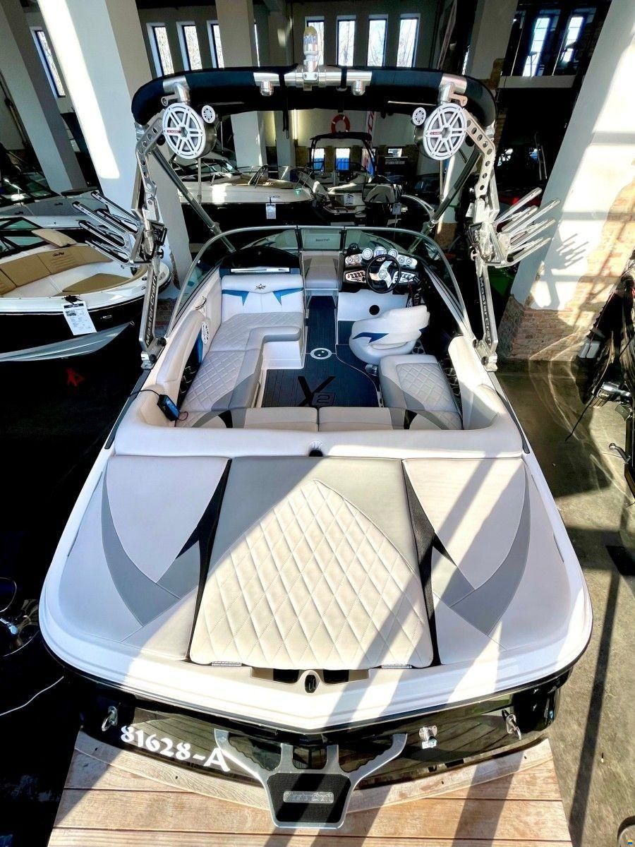 MasterCraft X2