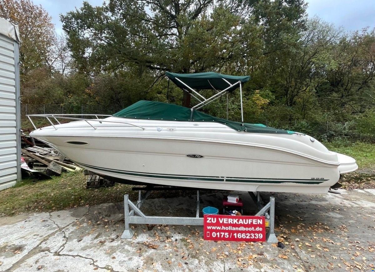 Sea Ray 225
