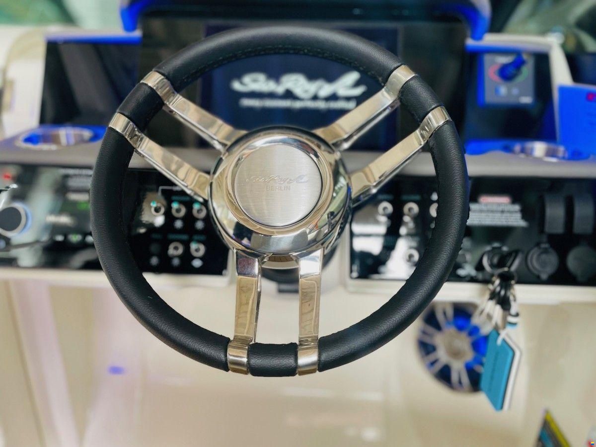 Sea Ray ISOTTA Sea Ray Berlin Lenkrad