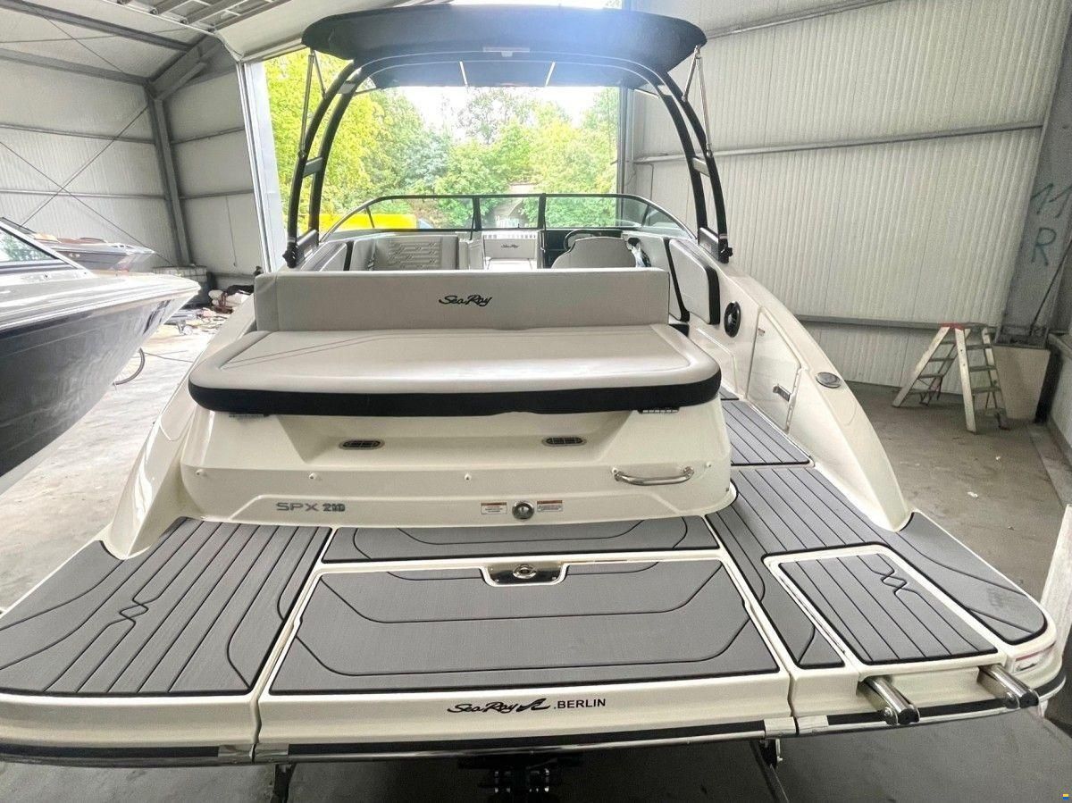 Sea Ray 210 SPXE