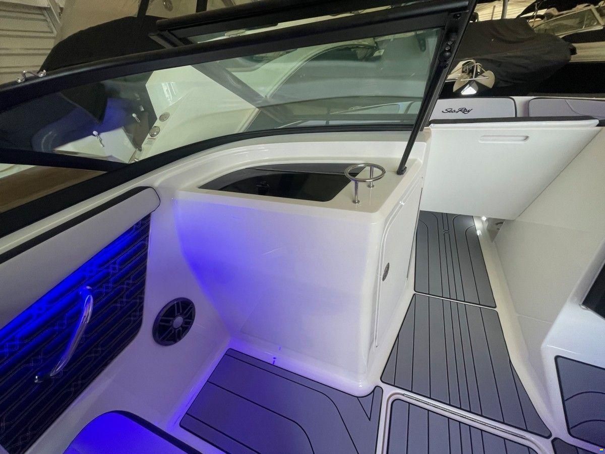 Sea Ray 210 SPXE