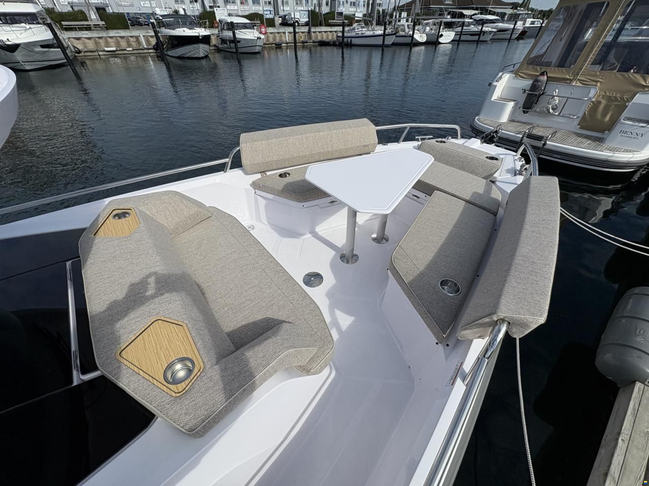 Axopar 29 XC Cross Cabin