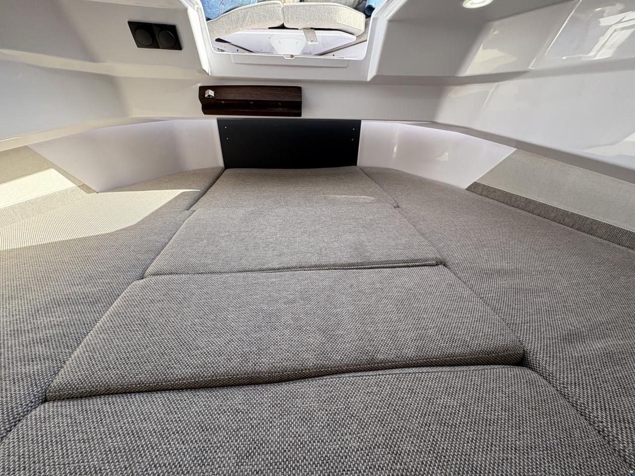 Axopar 29 XC Cross Cabin