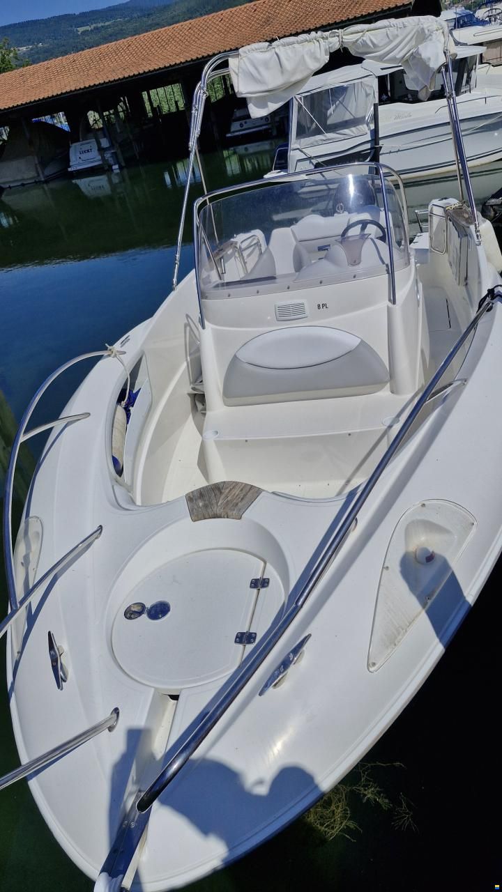 Quicksilver 720 Commander