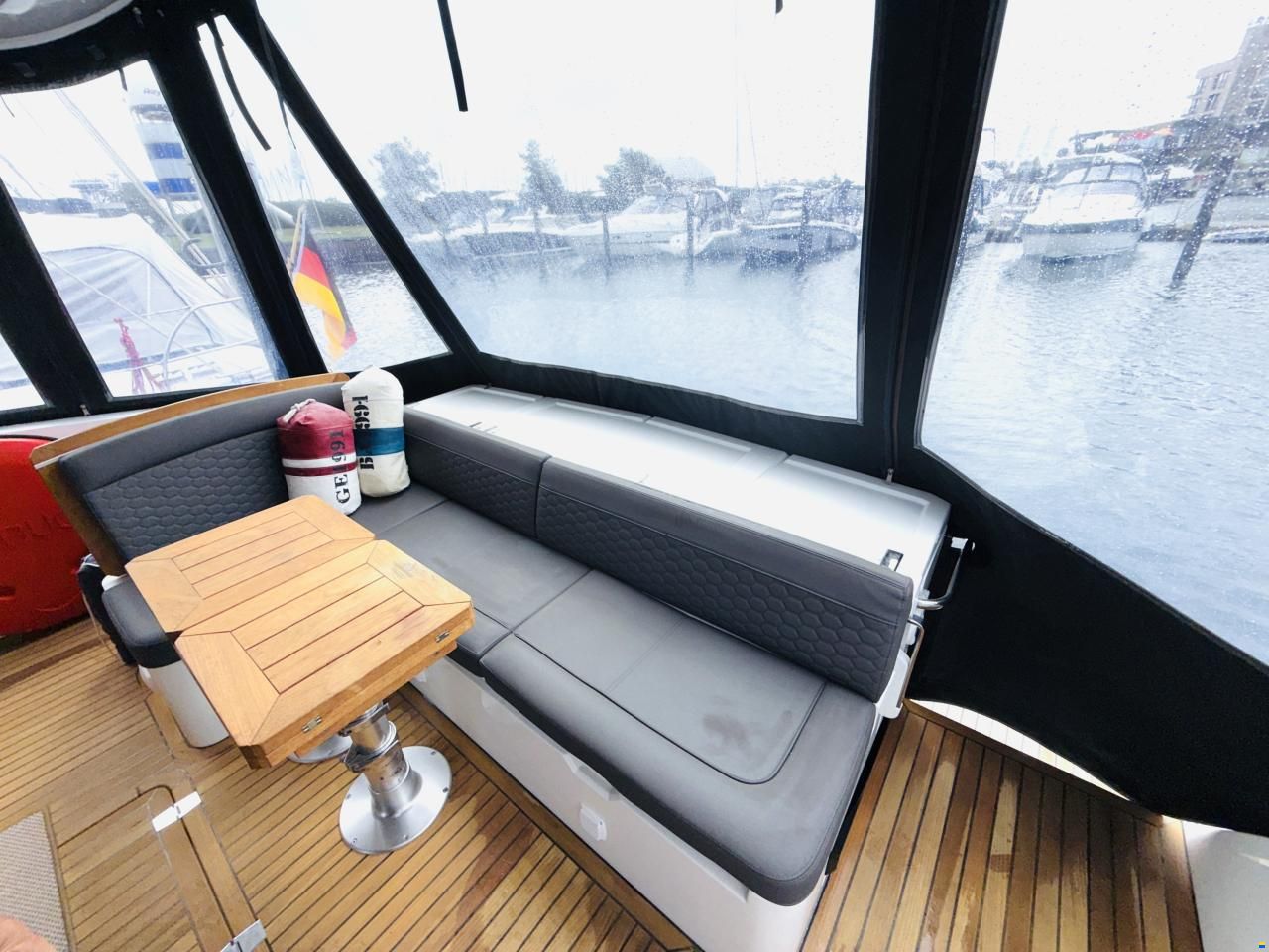 Galeon 400 Fly