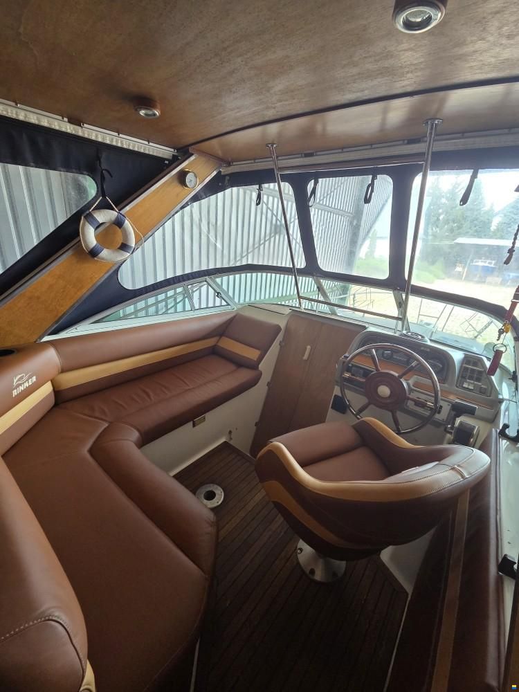 Rinker Fiesta Vee 260