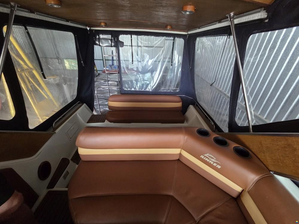 Rinker Fiesta Vee 260