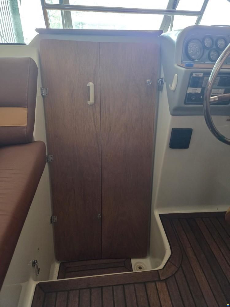 Rinker Fiesta Vee 260