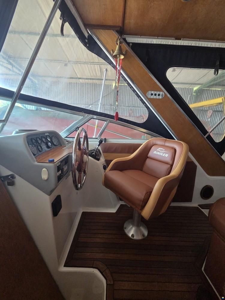 Rinker Fiesta Vee 260