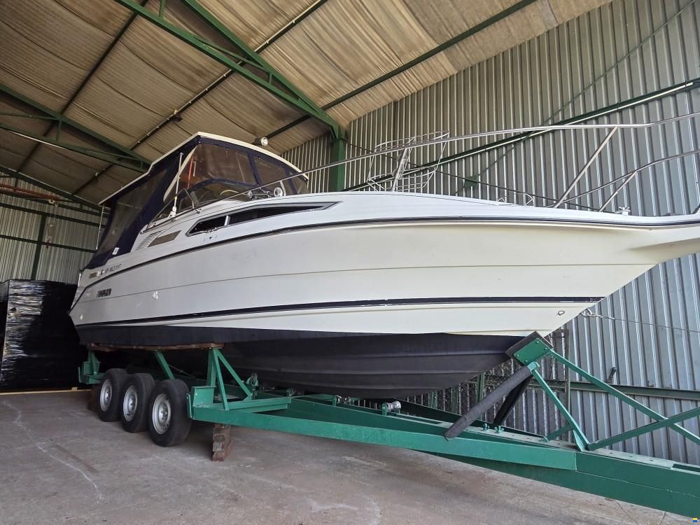 Rinker Fiesta Vee 260