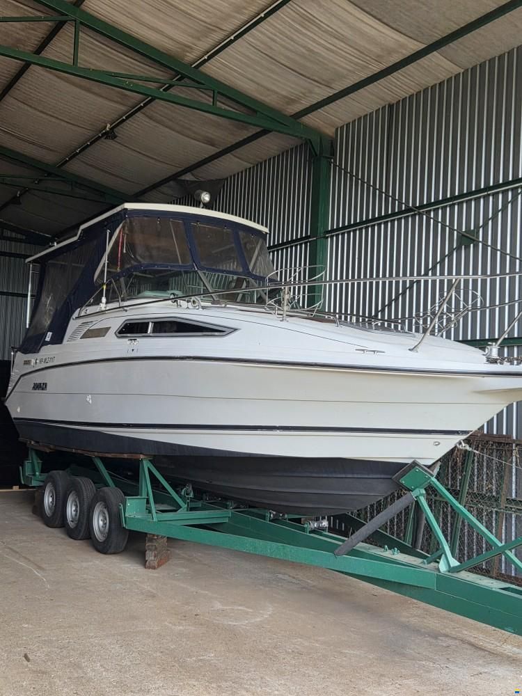 Rinker Fiesta Vee 260
