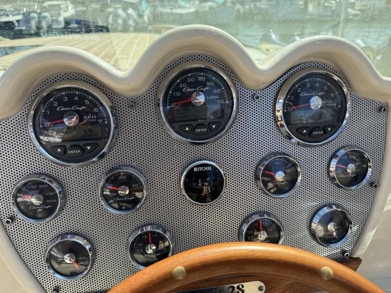 Chris Craft Corsair 28