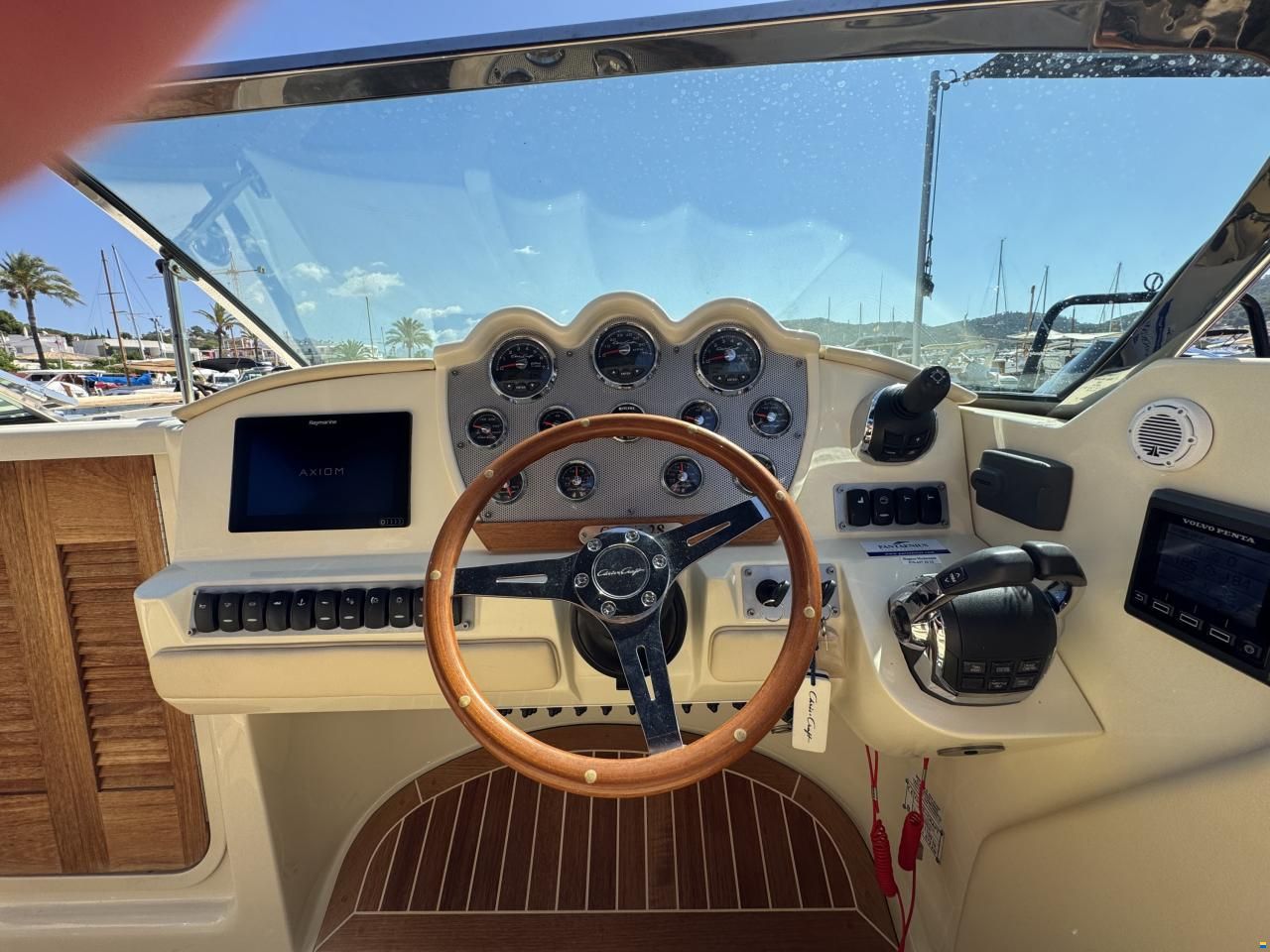 Chris Craft Corsair 28