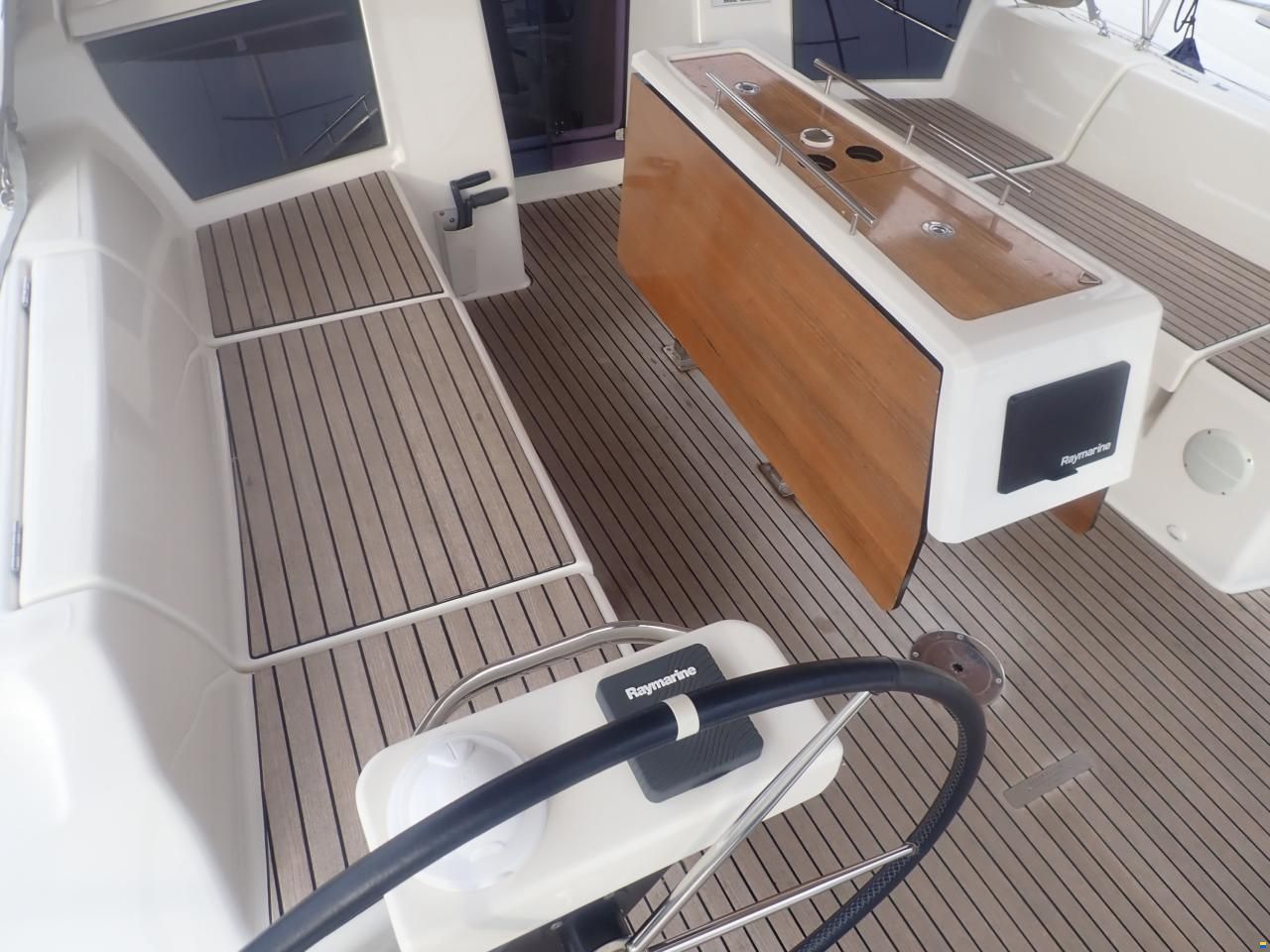 Dufour 412