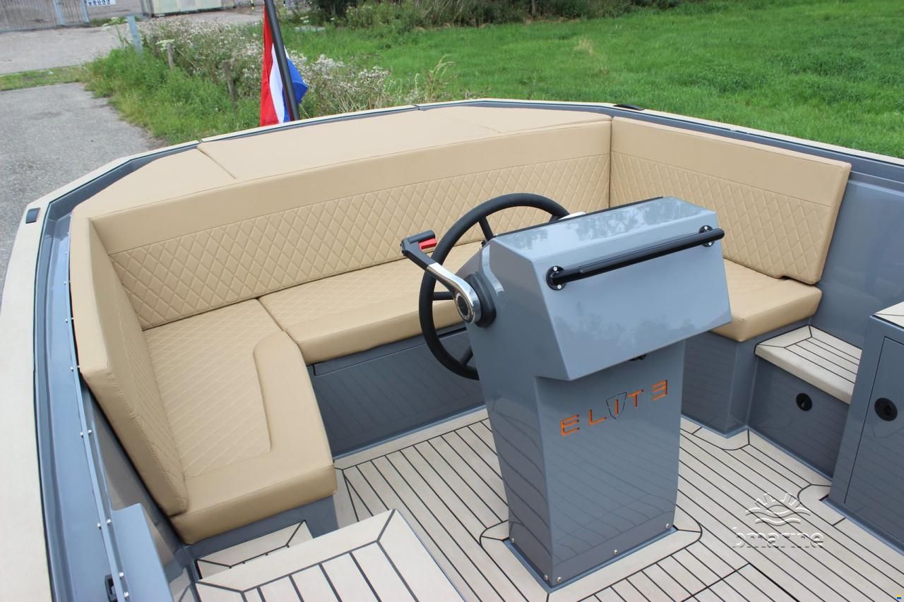 Elite 717 Tender
