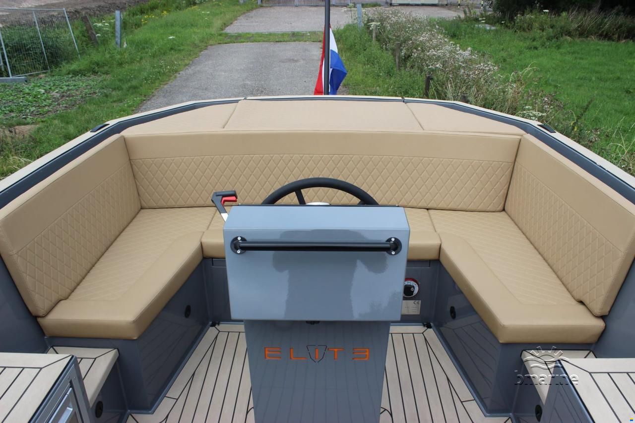 Elite 717 Tender