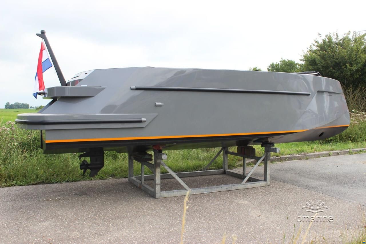 Elite 717 Tender