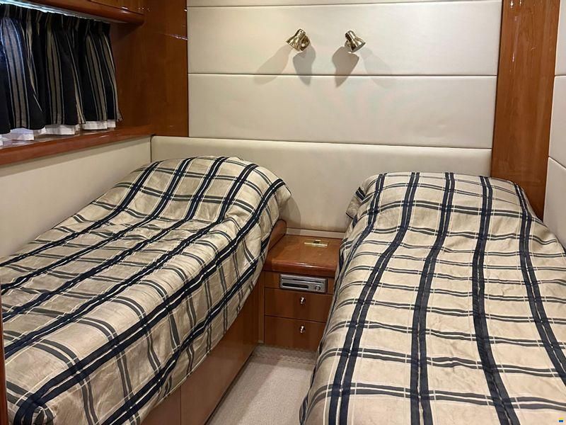 Sunseeker 75 Yacht