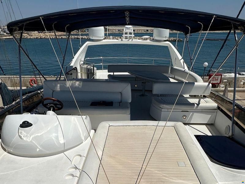 Sunseeker 75 Yacht