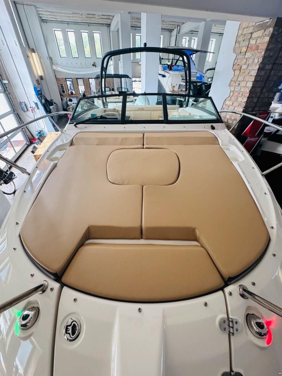 Sea Ray 230 SUNSPORT