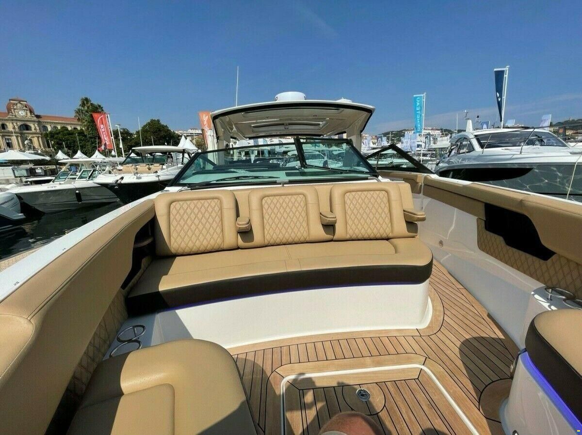 Sea Ray 400 SLX Bowrider