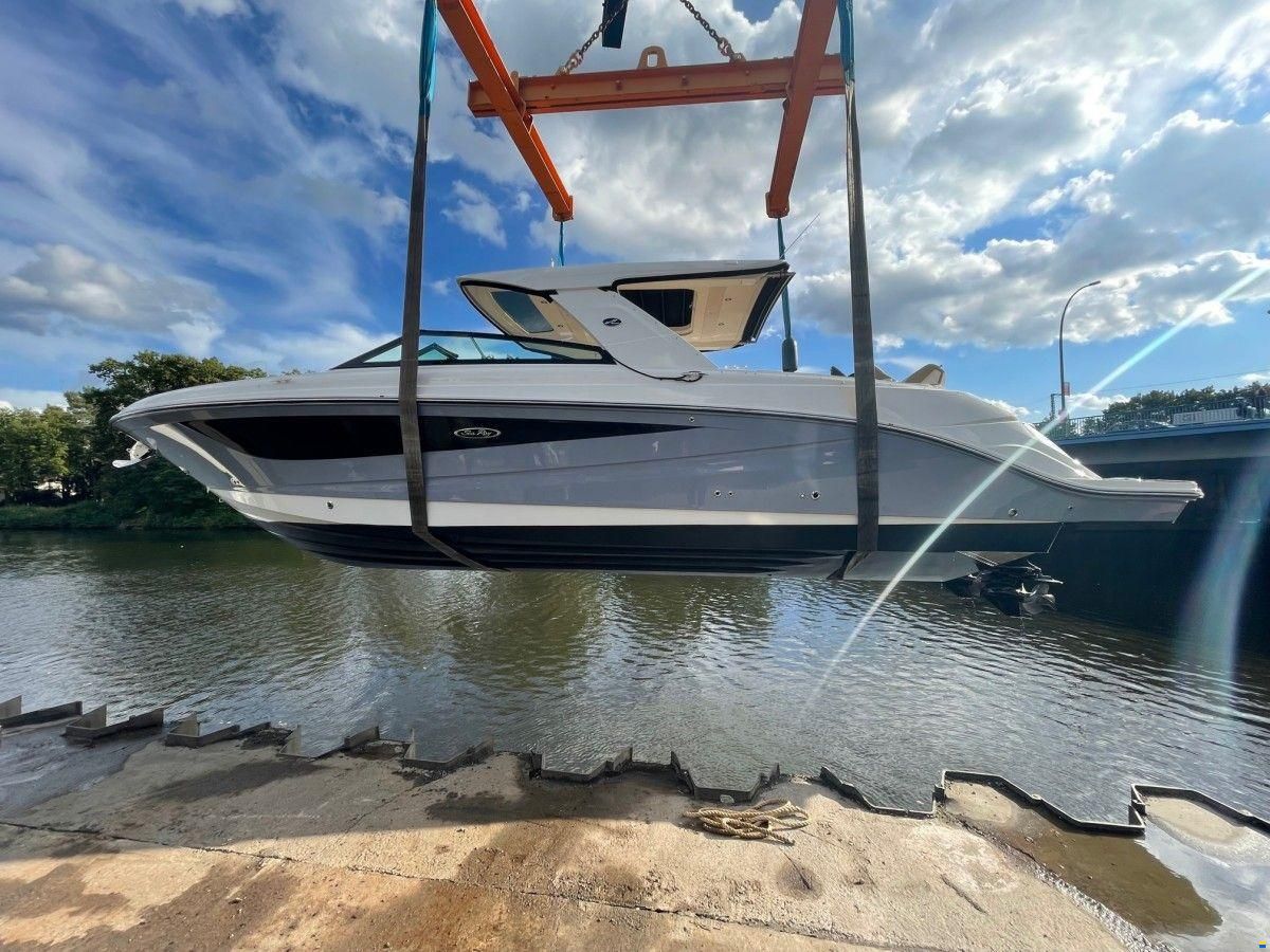 Sea Ray ISOTTA Sea Ray Berlin Lenkrad